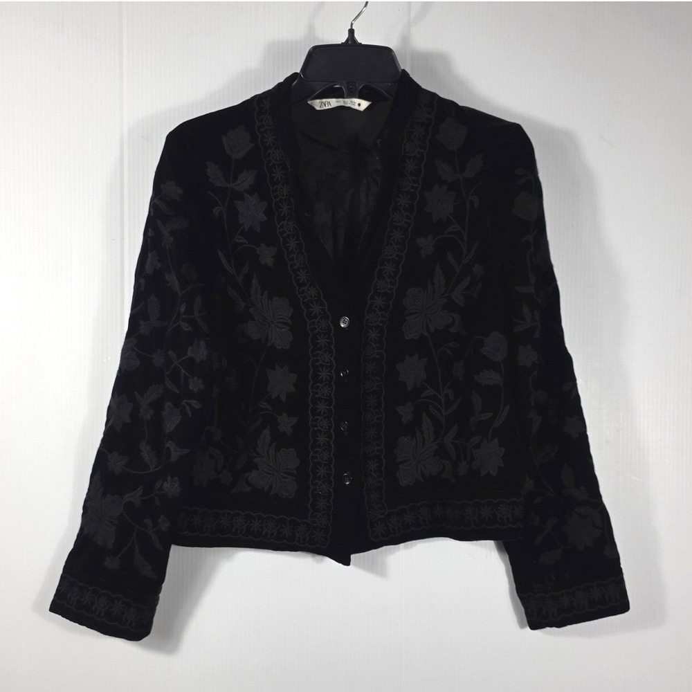 Zara Black Velvet Floral Embroidered Button Up Cropped Jacket Womens Size S - Picture 4 of 8